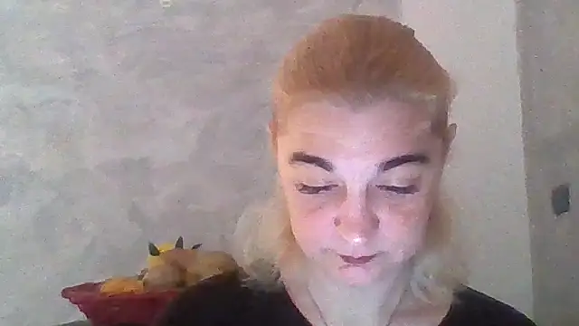 Snapshot of GoldenAngelMilf chatting on 04-20-26, 07:22 GoldenAngelMilf online show from 04-20-26, 07:22