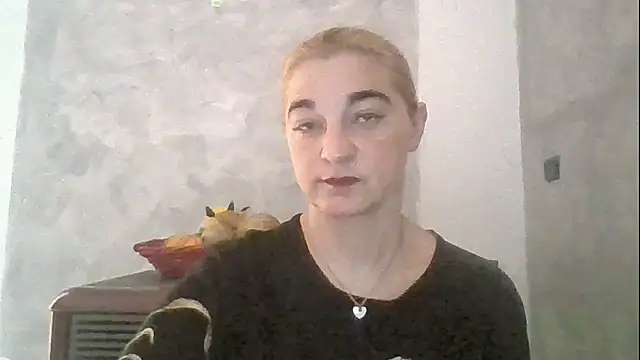 Snapshot of GoldenAngelMilf chatting on 04-22-26, 12:50 GoldenAngelMilf online show from 04-22-26, 12:50