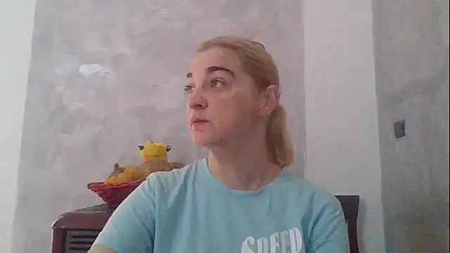 Snapshot of GoldenAngelMilf chatting on 05-04-26, 06:20 GoldenAngelMilf online show from 05-04-26, 06:20