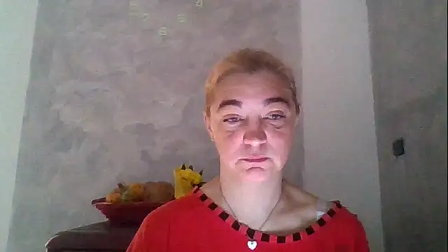 Snapshot of GoldenAngelMilf chatting on 05-12-26, 06:43 GoldenAngelMilf online show from 05-12-26, 06:43