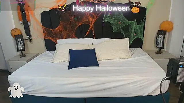 GabySweett  online show from 10-31-25, 01:34