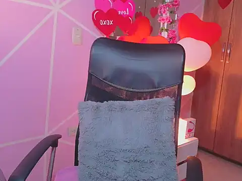 Snapshot of CuteFlame chatting on 02-15-26, 10:50 CuteFlame online show from 02-15-26, 10:50