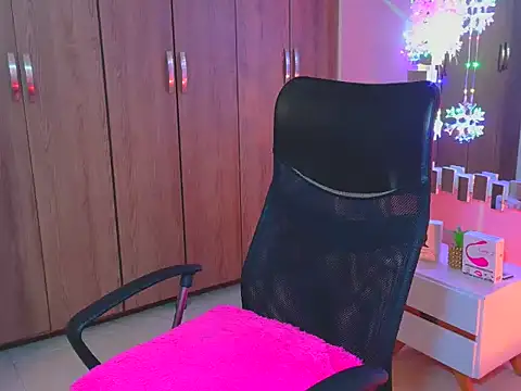 Snapshot of CuteFlame chatting on 03-24-26, 10:04 CuteFlame online show from 03-24-26, 10:04