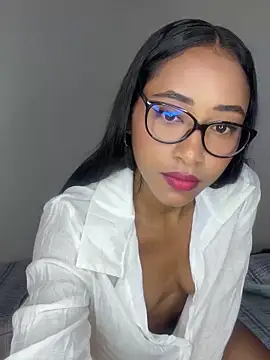 Soleyma  online show from 09-30-25, 01:38
