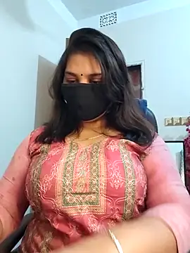 Queen Homaira online show from 12-15-25, 06:39