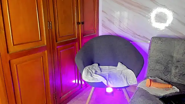 Snapshot of eimy-smit chatting on 11-11-25, 06:41 eimy-smit online show from 11-11-25, 06:41