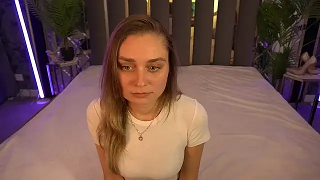 Snapshot of CupLoveElvira chatting on 10-11-25, 07:51 CupLoveElvira online show from 10-11-25, 07:51