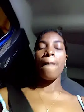 Snapshot of aliyah_decker chatting on 10-22-25, 04:13 aliyah decker online show from 10-22-25, 04:13