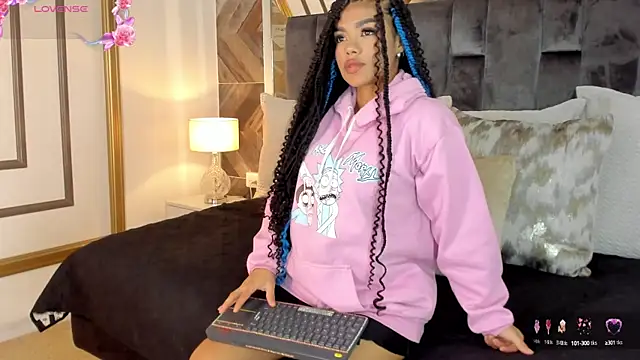 Snapshot of NaylaGrey chatting on 10-06-25, 11:40 NaylaGrey online show from 10-06-25, 11:40