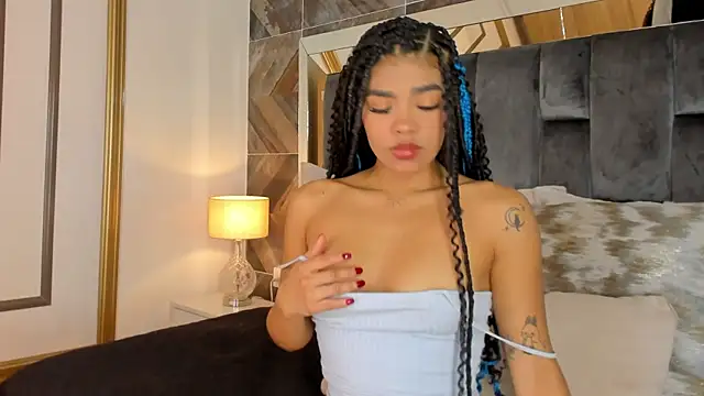 Snapshot of NaylaGrey chatting on 10-10-25, 11:31 NaylaGrey online show from 10-10-25, 11:31