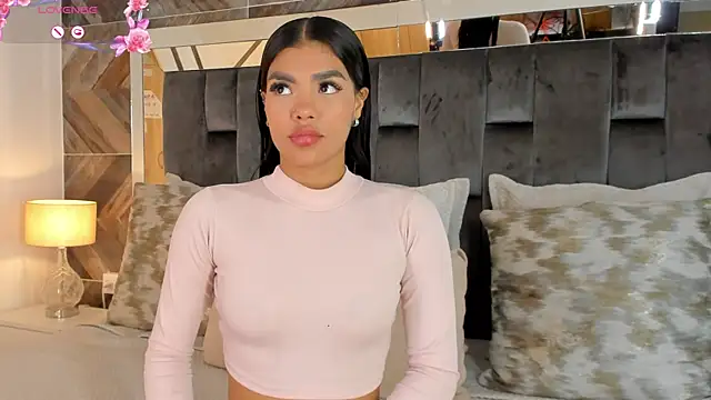 Snapshot of NaylaGrey chatting on 11-06-25, 11:55 NaylaGrey online show from 11-06-25, 11:55