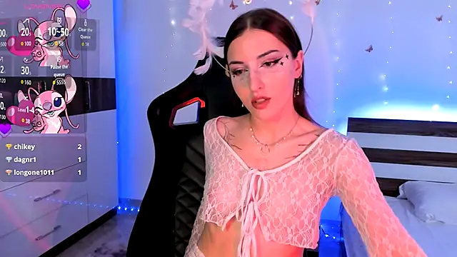 AmyVilvet  online show from 10-31-25, 09:16