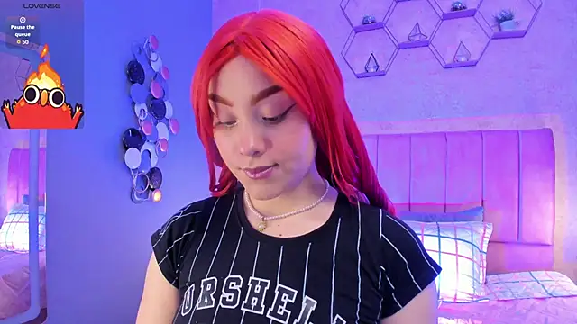 Snapshot of MAGIC_VERA chatting on 10-13-25, 11:43 MAGIC VERA online show from 10-13-25, 11:43