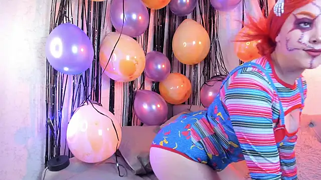 Snapshot of MAGIC_VERA chatting on 10-31-25, 01:23 MAGIC VERA online show from 10-31-25, 01:23