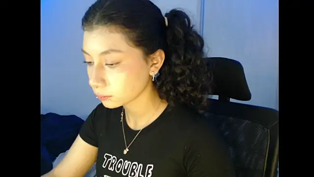 Ivonnybonn online show from 11-08-25, 04:45