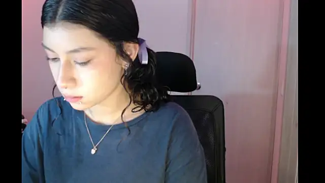 Ivonnybonn online show from 11-13-25, 10:30