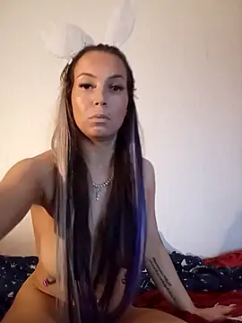 Snapshot of Conny_Shellie chatting on 10-12-25, 09:03 Conny Shellie online show from 10-12-25, 09:03