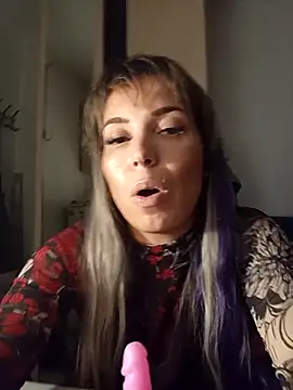 Snapshot of Conny_Shellie chatting on 10-21-25, 07:36 Conny Shellie online show from 10-21-25, 07:36