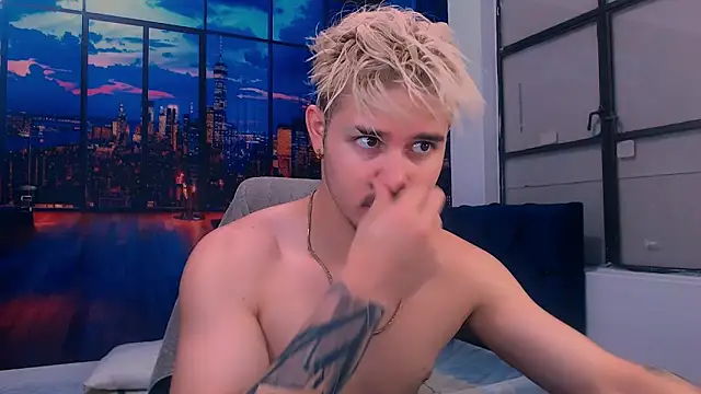 AlexPiersss online show from 10-29-25, 07:04