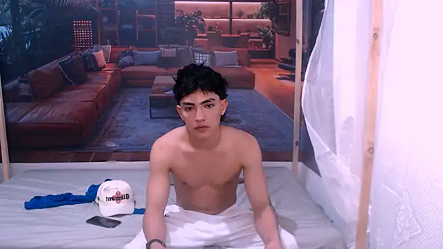 Snapshot of RomeoMillerr chatting on 10-08-25, 07:44 RomeoMillerr online show from 10-08-25, 07:44