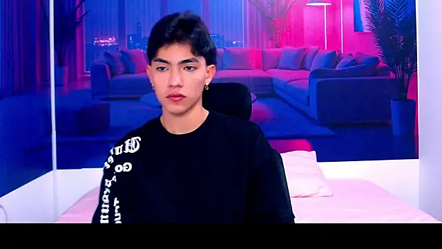 Snapshot of RomeoMillerr chatting on 10-15-25, 07:25 RomeoMillerr online show from 10-15-25, 07:25