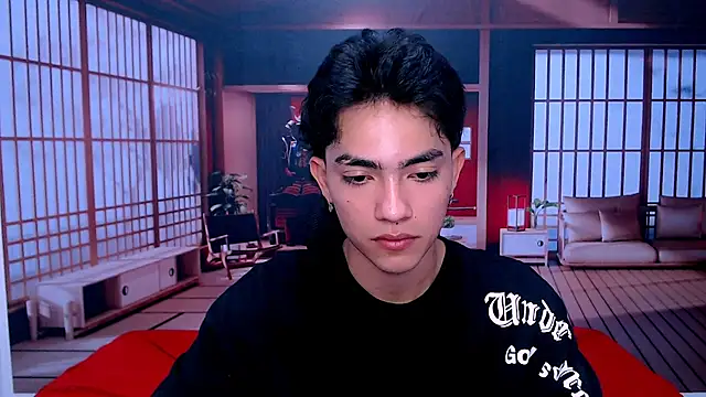 Snapshot of RomeoMillerr chatting on 10-17-25, 07:16 RomeoMillerr online show from 10-17-25, 07:16