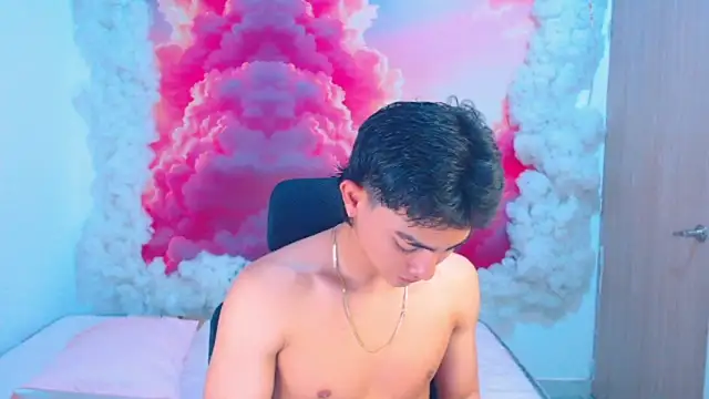 Snapshot of RomeoMillerr chatting on 10-31-25, 07:15 RomeoMillerr online show from 10-31-25, 07:15