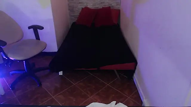 Snapshot of _ceeleste_cute_ chatting on 10-01-25, 07:14 ceeleste cute online show from 10-01-25, 07:14