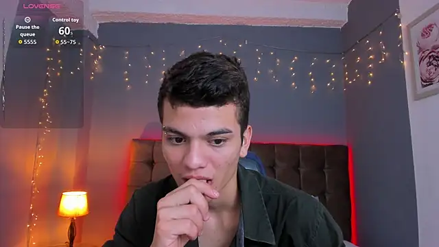 Enzo Martinez18 online show from 09-26-25, 02:21