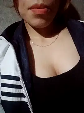 Snapshot of nhinhi-sexy chatting on 10-08-25, 09:45 nhinhi-sexy online show from 10-08-25, 09:45