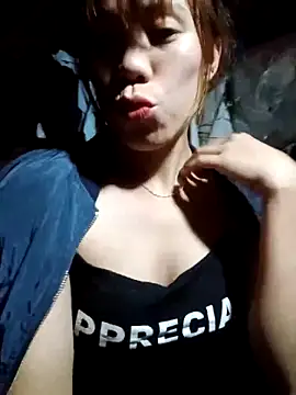 Snapshot of nhinhi-sexy chatting on 11-04-25, 12:48 nhinhi-sexy online show from 11-04-25, 12:48