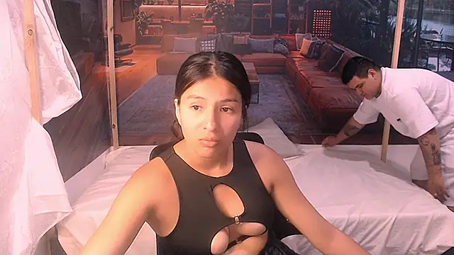 Charly and laura online show from 11-18-25, 07:29