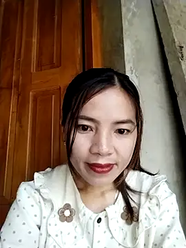 Snapshot of lmc-zz chatting on 04-21-26, 12:45 lmc-zz online show from 04-21-26, 12:45