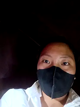 ly-xinh01 online show from 09-28-25, 02:00