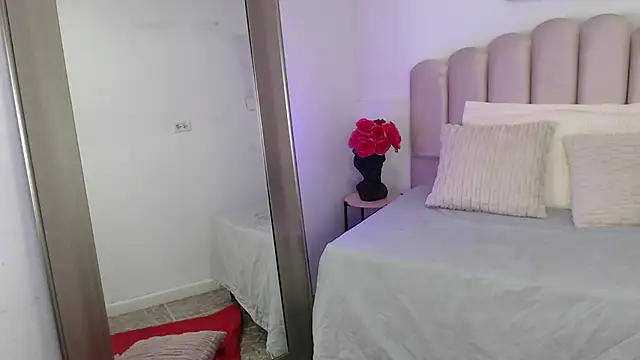 Snapshot of isa_bigassx chatting on 11-02-25, 05:32 isa bigassx online show from 11-02-25, 05:32