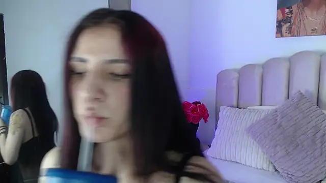 Snapshot of isa_bigassx chatting on 11-04-25, 04:44 isa bigassx online show from 11-04-25, 04:44