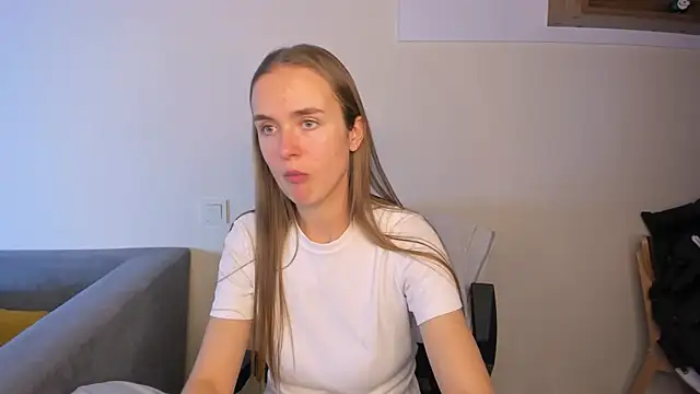 LilMary  online show from 11-10-25, 01:43