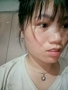 Snapshot of min-xinh chatting on 04-10-26, 10:25 min-xinh online show from 04-10-26, 10:25