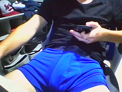 AlbertoRuiz086 online show from 11-05-25, 06:24