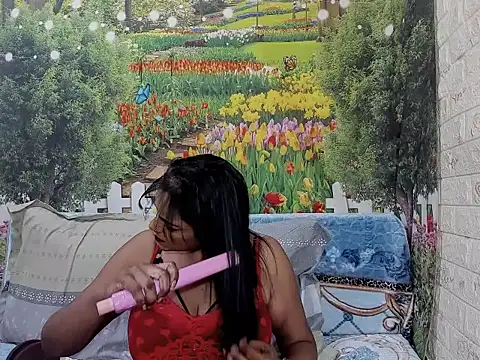 indianswtbella online show from 10-17-25, 04:37