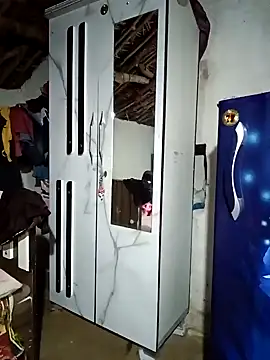 Lona2525 online show from 10-15-25, 06:19