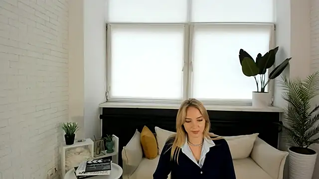 RanaeLaine online show from 09-27-25, 05:23