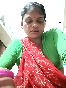 Snapshot of SHMA-77 chatting on 09-30-25, 04:34 SHMA-77 online show from 09-30-25, 04:34