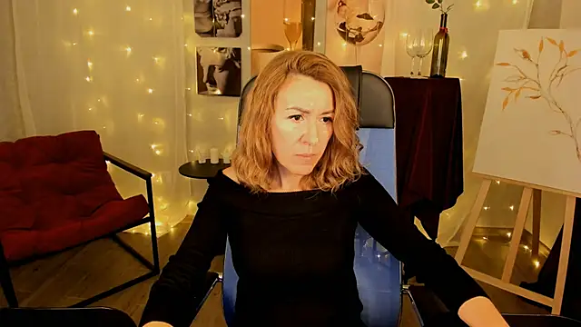 Snapshot of DonnaSmitth chatting on 10-11-25, 09:41 DonnaSmitth online show from 10-11-25, 09:41