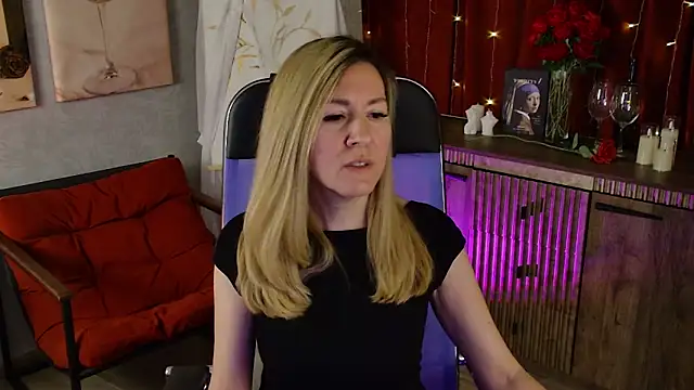 Snapshot of DonnaSmitth chatting on 05-14-26, 06:47 DonnaSmitth online show from 05-14-26, 06:47
