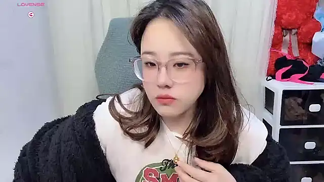 Snapshot of NEWONETO chatting on 11-10-25, 04:39 NEWONETO online show from 11-10-25, 04:39