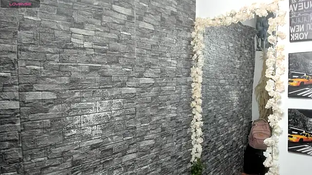 Snapshot of valery__star chatting on 10-09-25, 01:42 valery star online show from 10-09-25, 01:42