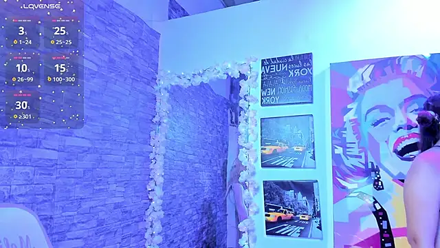 Snapshot of valery__star chatting on 10-27-25, 12:42 valery star online show from 10-27-25, 12:42