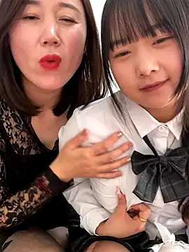 Snapshot of tiantian-26 chatting on 10-21-25, 04:24 tiantian-26 online show from 10-21-25, 04:24