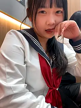 Snapshot of tiantian-26 chatting on 10-23-25, 04:45 tiantian-26 online show from 10-23-25, 04:45